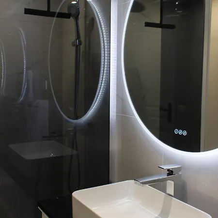 De Luxe 18 Personnes Avec Cinema Prive, Spa, Et Salle De Sport - Ideal Sejour Bien-etre *