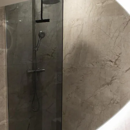 De Luxe 18 Personnes Avec Cinema Prive, Spa, Et Salle De Sport - Ideal Sejour Bien-etre Villa *